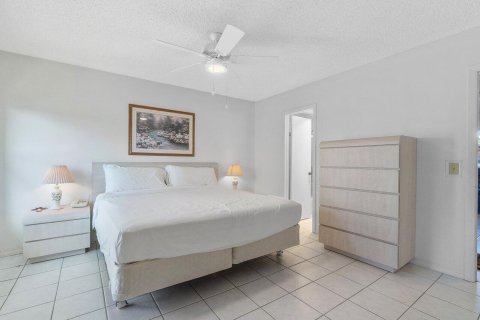 Copropriété à vendre à Royal Palm Beach, Floride: 2 chambres, 101.08 m2 № 837768 - photo 13