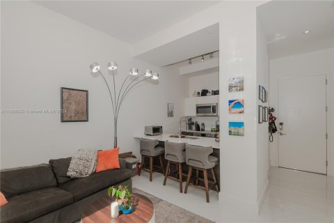 Condo in Coral Gables, Florida, 1 bedroom  № 1380381 - photo 2