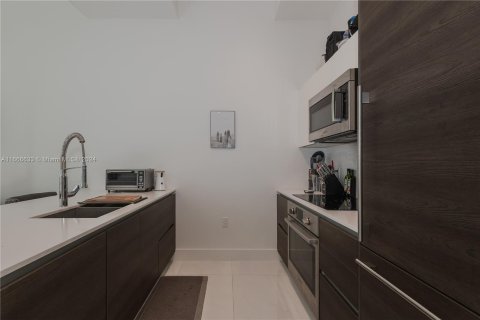 Condo in Coral Gables, Florida, 1 bedroom  № 1380381 - photo 9