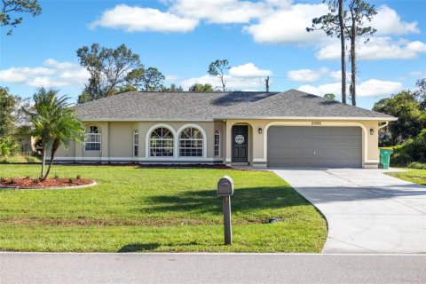 House in Port Charlotte, Florida 3 bedrooms, 133.31 sq.m. № 1416511 - photo 3