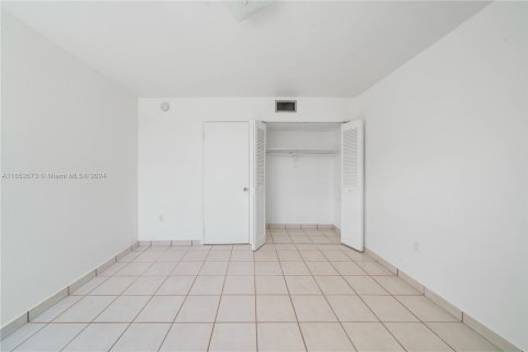 Condominio en venta en Miami Beach, Florida, 2 dormitorios, 87.33 m2 № 1345947 - foto 13