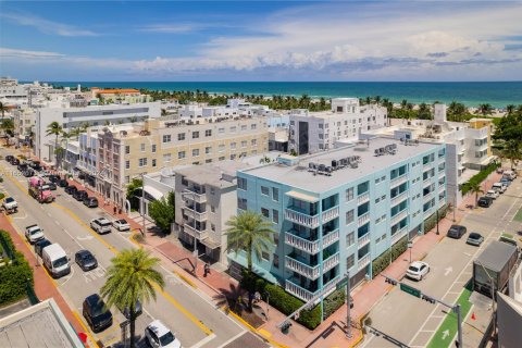 Condominio en venta en Miami Beach, Florida, 2 dormitorios, 87.33 m2 № 1345947 - foto 2