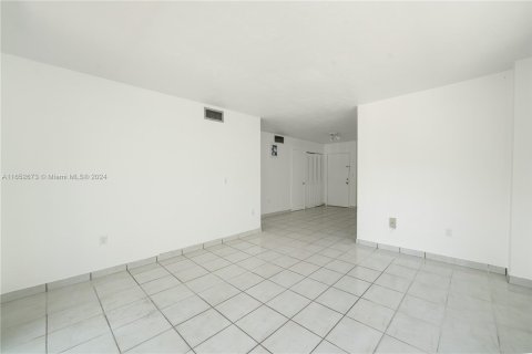 Condominio en venta en Miami Beach, Florida, 2 dormitorios, 87.33 m2 № 1345947 - foto 6