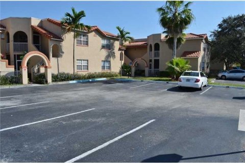 Condominio en venta en Pembroke Pines, Florida, 2 dormitorios, 71.53 m2 № 846454 - foto 23