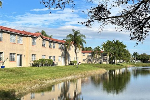 Condominio en venta en Pembroke Pines, Florida, 2 dormitorios, 71.53 m2 № 846454 - foto 26
