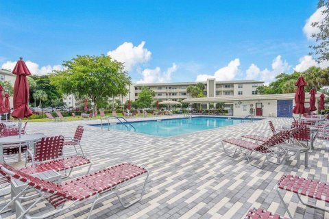 Condominio en venta en Coconut Creek, Florida, 2 dormitorios, 107.95 m2 № 673054 - foto 23