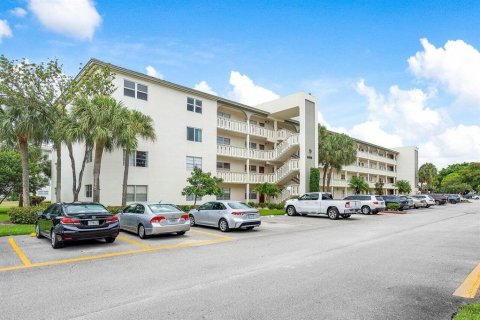 Condominio en venta en Coconut Creek, Florida, 2 dormitorios, 107.95 m2 № 673054 - foto 3