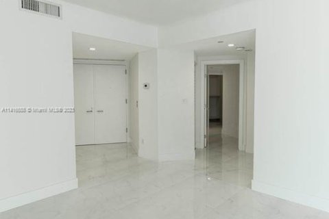 Condominio en alquiler en Miami, Florida, 2 dormitorios, 192.31 m2 № 606264 - foto 22