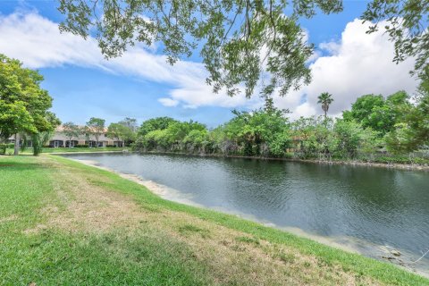 Townhouse in Tamarac, Florida 3 bedrooms, 131.64 sq.m. № 1225704 - photo 23