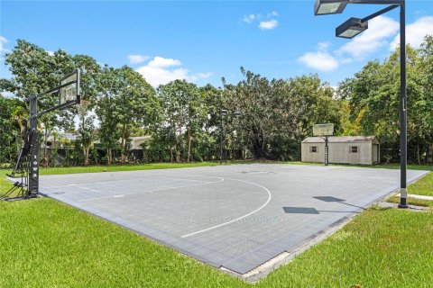 House in Davie, Florida 7 bedrooms, 575.53 sq.m. № 1225703 - photo 19