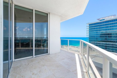 Condominio en venta en Bal Harbour, Florida, 3 dormitorios, 271.09 m2 № 1221691 - foto 15