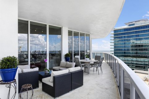 Condominio en venta en Bal Harbour, Florida, 3 dormitorios, 271.09 m2 № 1221691 - foto 17