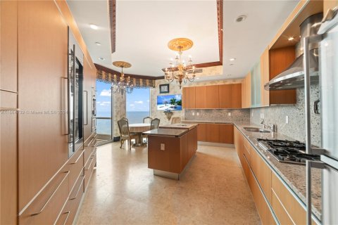 Condo in Sunny Isles Beach, Florida, 4 bedrooms  № 1377160 - photo 14