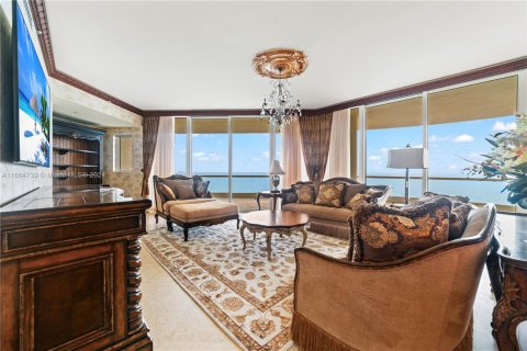 Condominio en venta en Sunny Isles Beach, Florida, 4 dormitorios, 346.99 m2 № 1377160 - foto 5