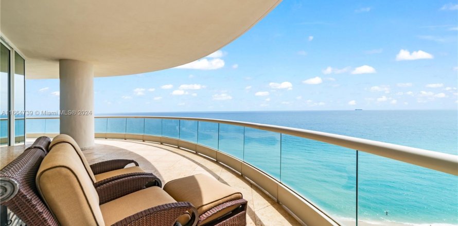 Condo à Sunny Isles Beach, Floride, 4 chambres  № 1377160