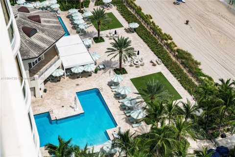 Condo in Sunny Isles Beach, Florida, 4 bedrooms  № 1377160 - photo 19