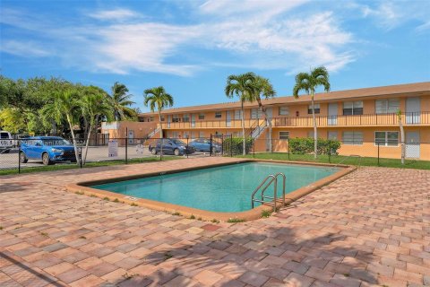 Condo in Deerfield Beach, Florida, 2 bedrooms  № 1333556 - photo 25