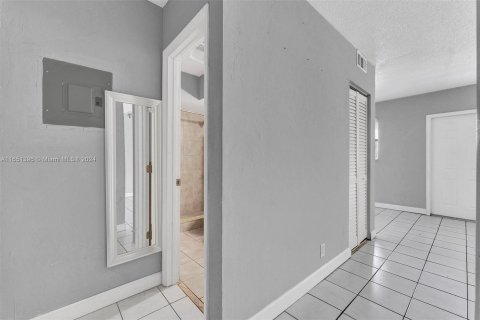 Condo in Deerfield Beach, Florida, 2 bedrooms  № 1333556 - photo 16