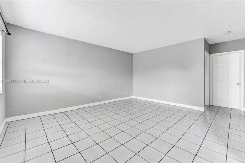 Condo in Deerfield Beach, Florida, 2 bedrooms  № 1333556 - photo 19