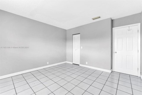 Condo in Deerfield Beach, Florida, 2 bedrooms  № 1333556 - photo 9