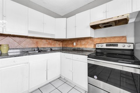 Condo in Deerfield Beach, Florida, 2 bedrooms  № 1333556 - photo 6