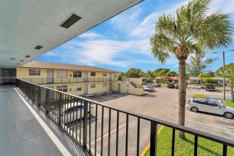 Condo in Deerfield Beach, Florida, 2 bedrooms  № 1333556 - photo 24