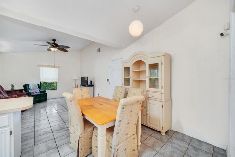 Villa ou maison à vendre à Kissimmee, Floride: 3 chambres, 151.06 m2 № 1301437 - photo 13