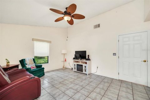 Villa ou maison à vendre à Kissimmee, Floride: 3 chambres, 151.06 m2 № 1301437 - photo 24