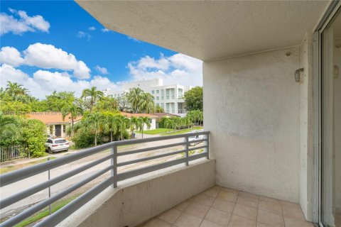 Condo in Miami Beach, Florida, 2 bedrooms  № 1406043 - photo 6