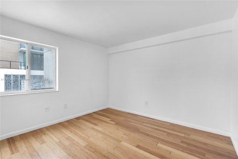 Condo in Miami Beach, Florida, 2 bedrooms  № 1406043 - photo 21