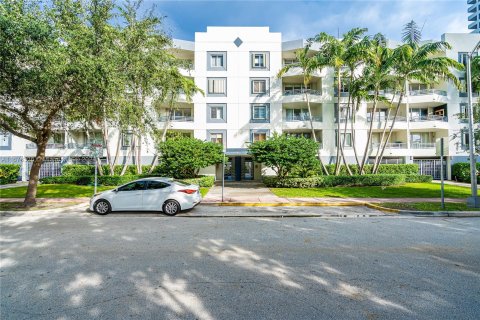 Condo in Miami Beach, Florida, 2 bedrooms  № 1406043 - photo 2