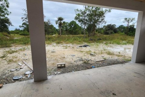 Villa ou maison à vendre à Lehigh Acres, Floride: 3 chambres, 173.63 m2 № 1409291 - photo 5