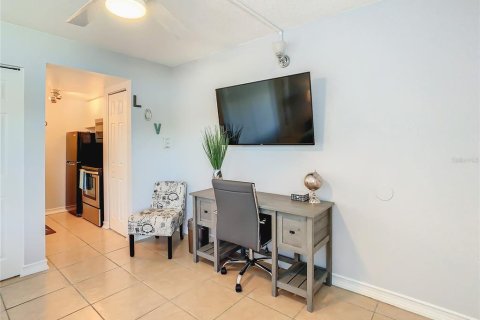 Condo in Tampa, Florida, 2 rooms  № 1389021 - photo 3