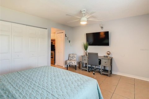 Condo in Tampa, Florida, 2 rooms  № 1389021 - photo 5