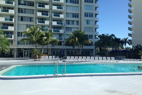 Studio in the Condo in Miami Beach, Florida  № 1410882 - photo 5