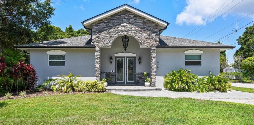 Villa ou maison à Tampa, Floride 4 chambres, 265.05 m2 № 1390470