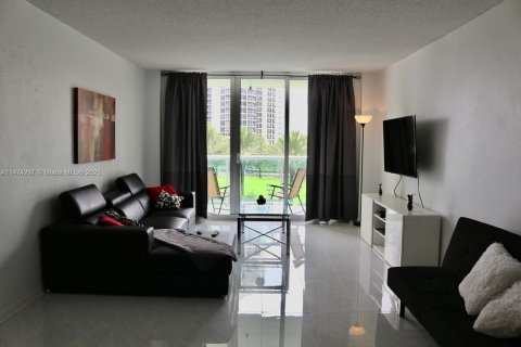 Condo in Sunny Isles Beach, Florida, 1 bedroom  № 785163 - photo 5