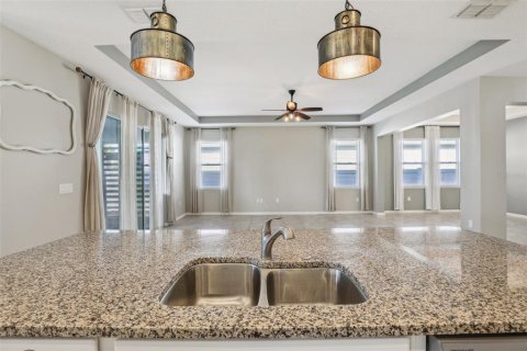 Villa ou maison à vendre à Kissimmee, Floride: 4 chambres, 264.86 m2 № 1250222 - photo 7