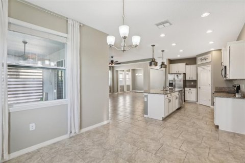 Villa ou maison à vendre à Kissimmee, Floride: 4 chambres, 264.86 m2 № 1250222 - photo 12