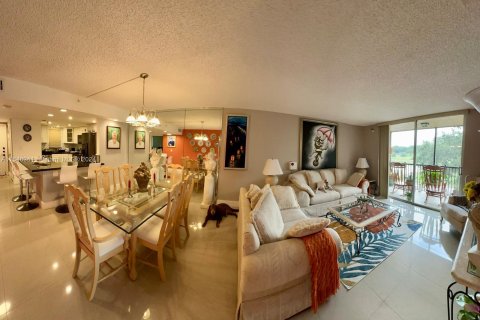 Copropriété à vendre à Davie, Floride: 2 chambres, 105.91 m2 № 1329707 - photo 2