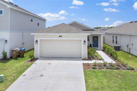 Villa ou maison à vendre à Kissimmee, Floride: 3 chambres, 117.71 m2 № 1317744 - photo 1