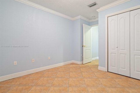 Villa ou maison à vendre à Miami, Floride: 5 chambres, 236.53 m2 № 1310847 - photo 19