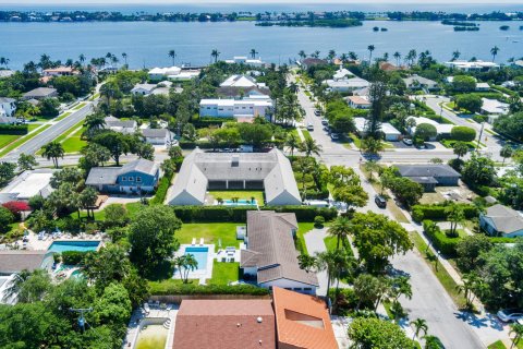 Villa ou maison à vendre à West Palm Beach, Floride: 3 chambres, 189.52 m2 № 1172131 - photo 2