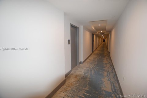 Condo in Doral, Florida, 3 bedrooms  № 949846 - photo 15