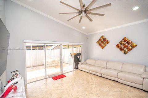 Villa ou maison à vendre à Miami Lakes, Floride: 3 chambres, 161.46 m2 № 934110 - photo 13