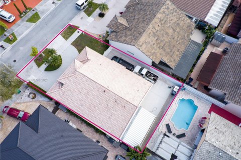 Casa en venta en Miami Lakes, Florida, 3 dormitorios, 161.46 m2 № 934110 - foto 30
