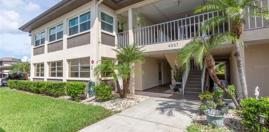 Condominio en New Port Richey, Florida, 2 dormitorios  № 1357934