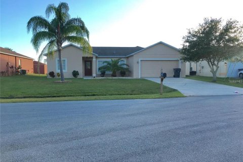 Villa ou maison à vendre à Kissimmee, Floride: 4 chambres, 168.8 m2 № 1323652 - photo 1