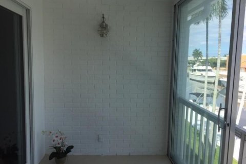 Condo in Fort Lauderdale, Florida, 2 bedrooms  № 978908 - photo 25