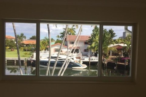 Condo in Fort Lauderdale, Florida, 2 bedrooms  № 978908 - photo 27